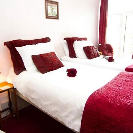 เดอะ อาร์ช บีแอนด์บี Bed & Breakfast เซนต์ออสเทลล์ ภายนอก รูปภาพ