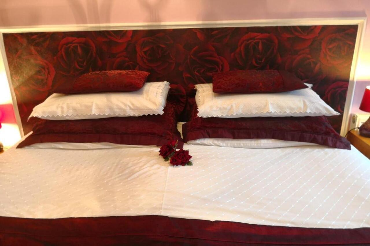 เดอะ อาร์ช บีแอนด์บี Bed & Breakfast เซนต์ออสเทลล์ ภายนอก รูปภาพ
