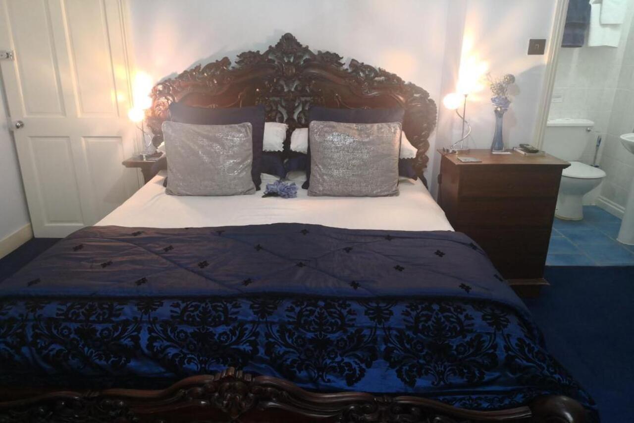 เดอะ อาร์ช บีแอนด์บี Bed & Breakfast เซนต์ออสเทลล์ ภายนอก รูปภาพ