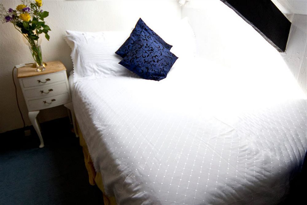 เดอะ อาร์ช บีแอนด์บี Bed & Breakfast เซนต์ออสเทลล์ ภายนอก รูปภาพ