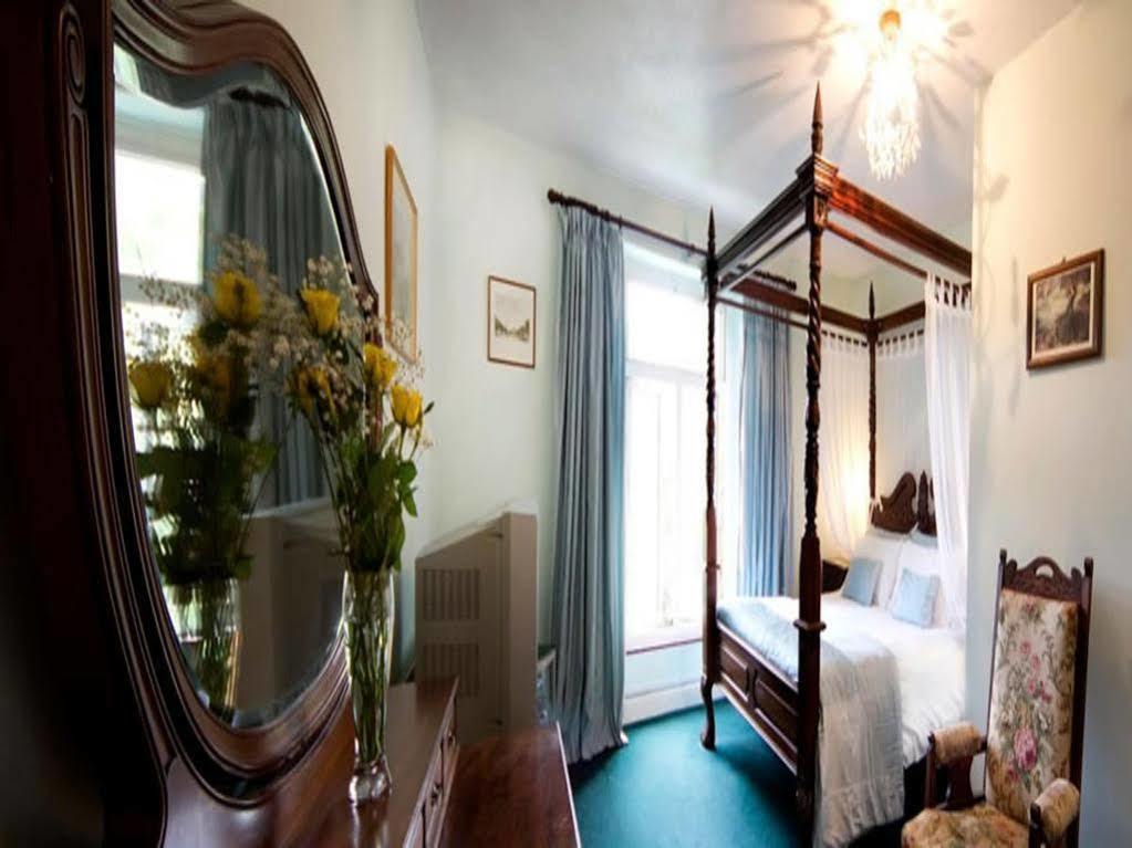เดอะ อาร์ช บีแอนด์บี Bed & Breakfast เซนต์ออสเทลล์ ภายนอก รูปภาพ