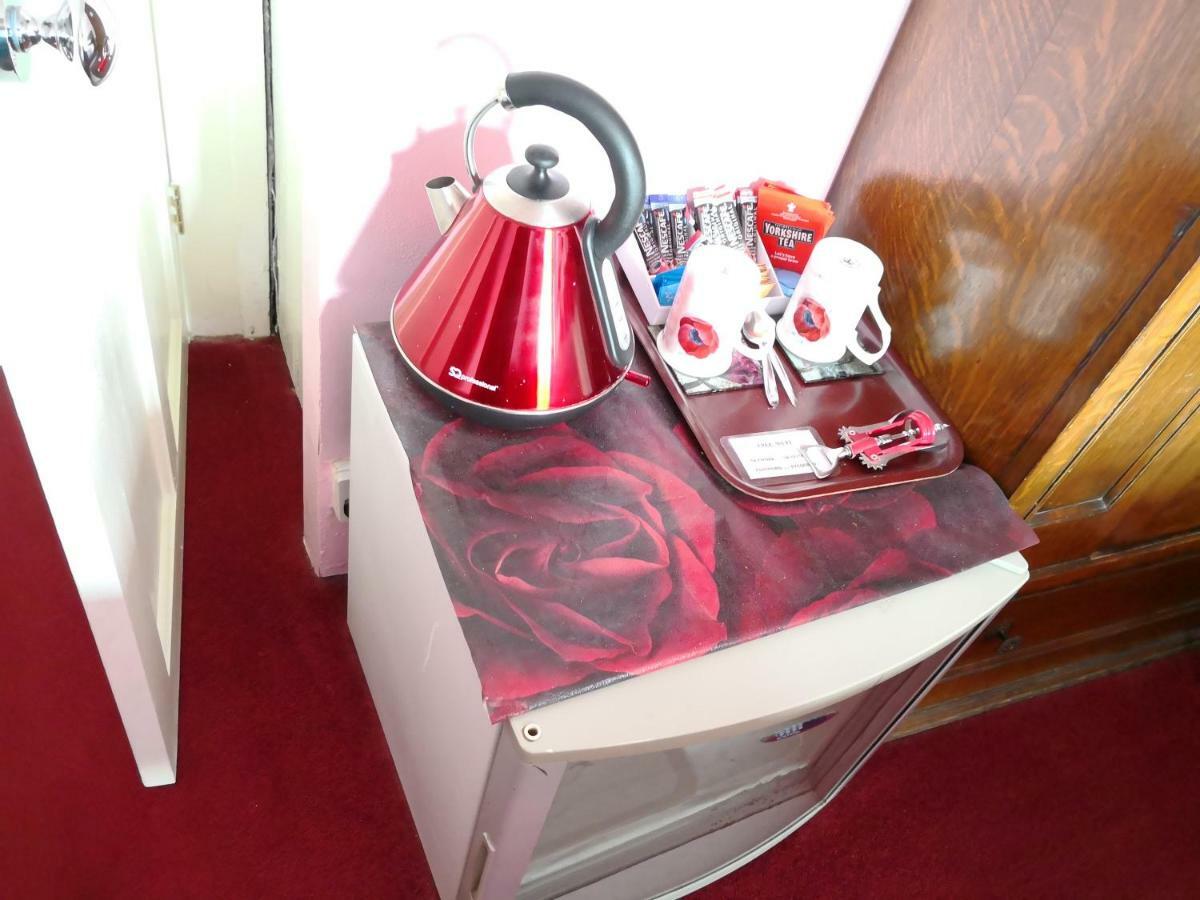 เดอะ อาร์ช บีแอนด์บี Bed & Breakfast เซนต์ออสเทลล์ ภายนอก รูปภาพ